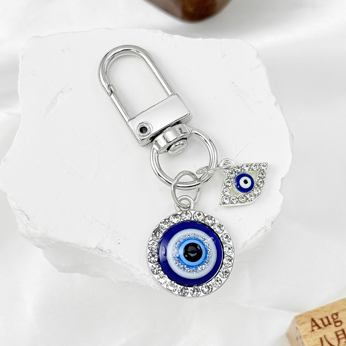ميدالية مفاتيح معدنية بتصميم ع - مراجعة Men Accessories Evil Eye وسعره